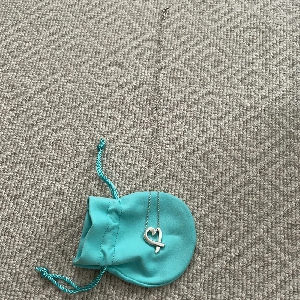 Tiffany & Co Paloma Picasso Loving Heart Pendant Necklace Silver 18 in Chain